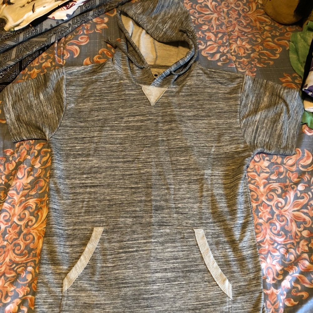 Men’s hooded t shirt